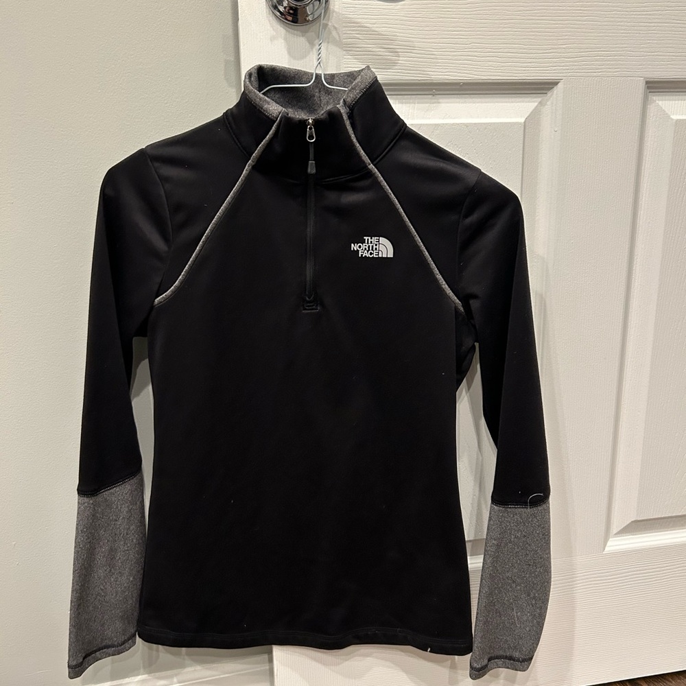 NorthFace half zip pullover. Gray and black. EUC!